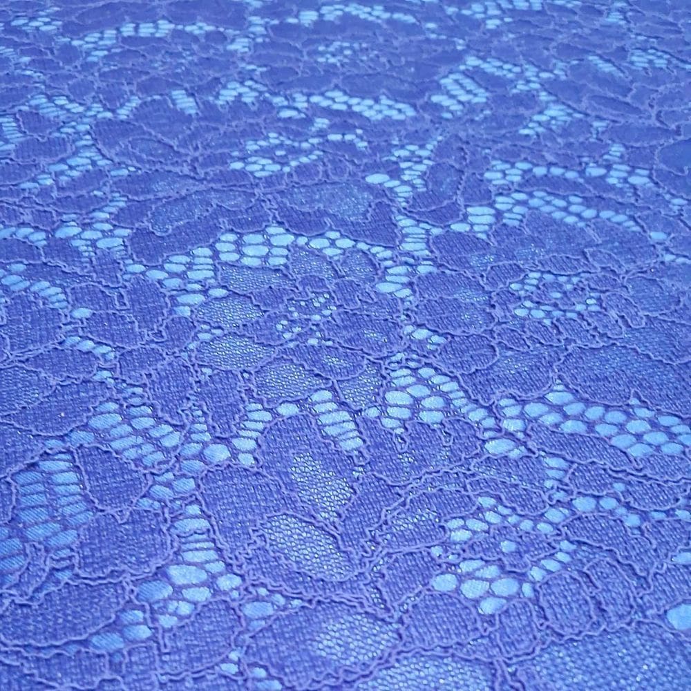 Rolo 2 Metros Renda Suiça Forrada 95% Poliéster 5% Poliamida