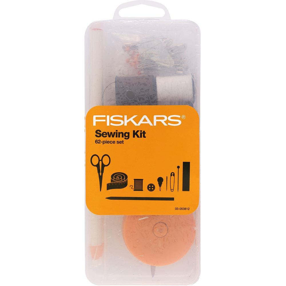Kit de costura Fiskars de 62 peças com tesoura, fita métrica