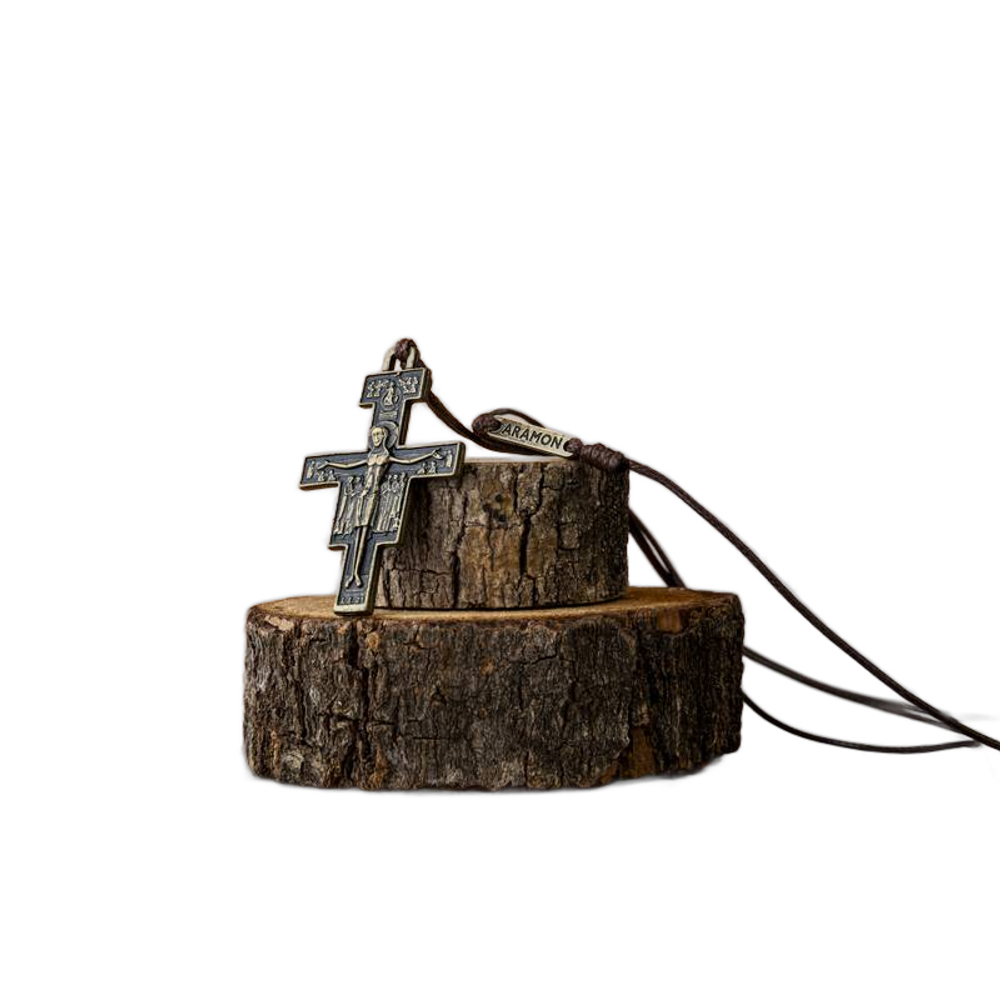 Cordão Cruz de São Damião em Metal