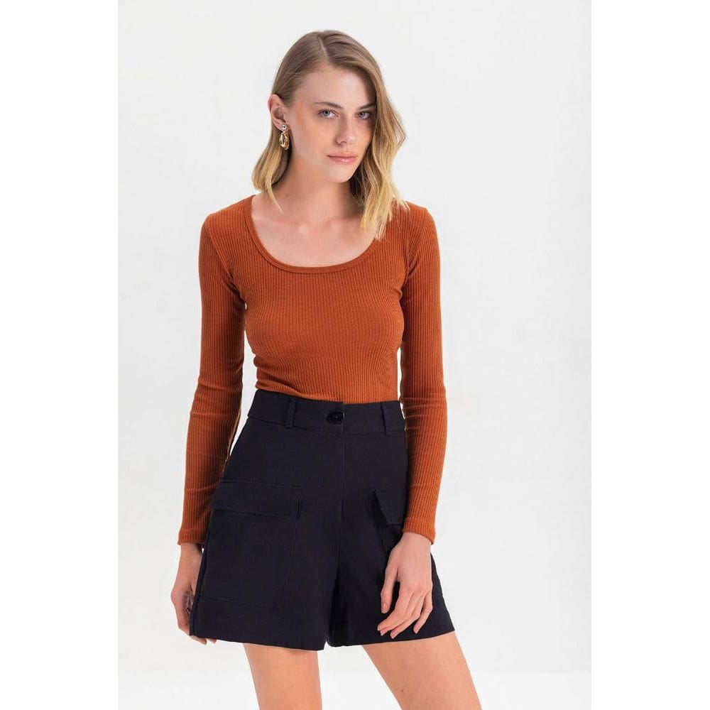 Blusa feminina decote quadrado Essendi