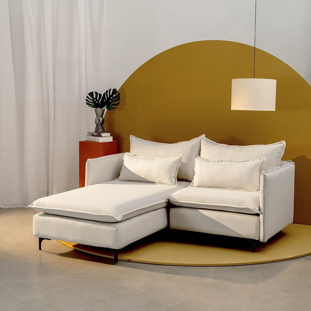 Sofá Modular 2 Lugares com Chaise e Pé Metal Sôma Cabecasa Madeiramadeira Linho Natural
