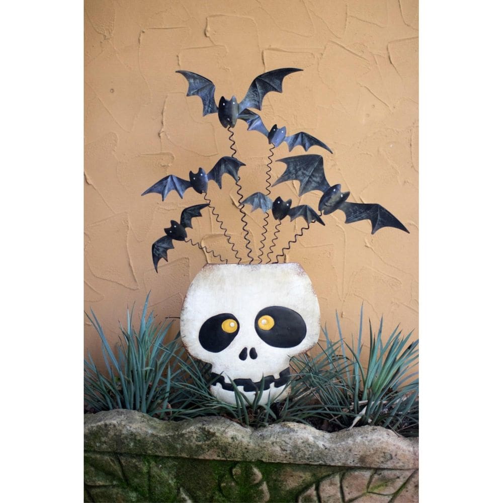 Crânio de Halloween de metal pintado com arte de pátio de morcegos KALALOU