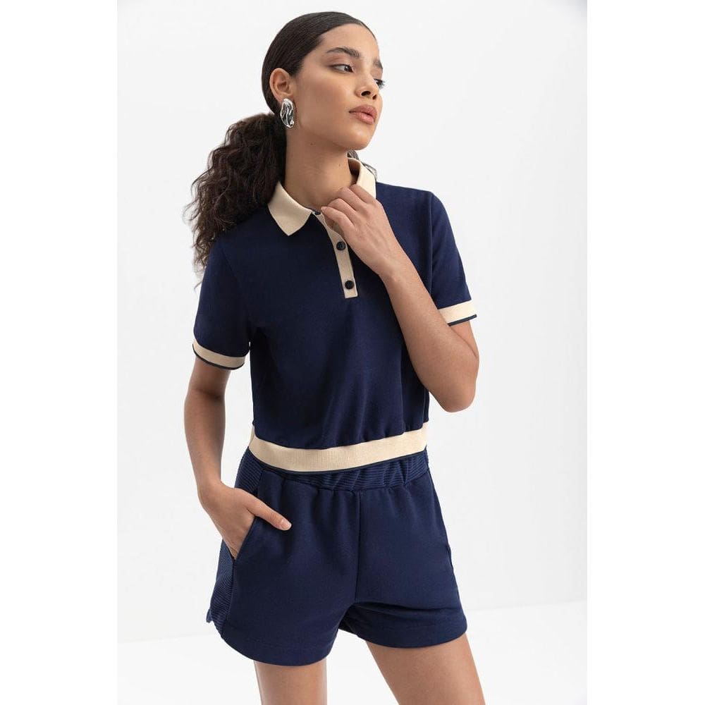 Blusa feminina polo retro em piquet essendi