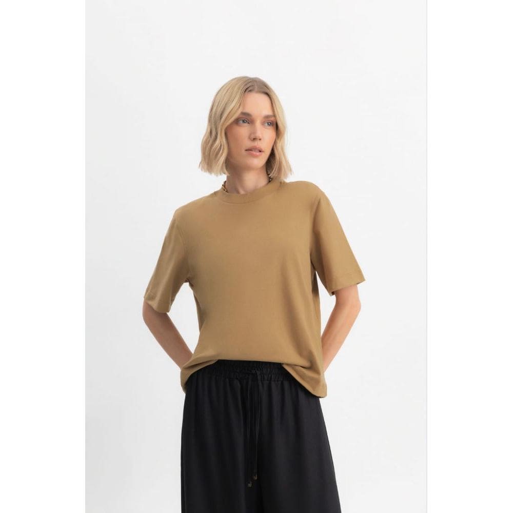 Blusa feminina em malha Essendi Blusa feminina em meia malha Essendi