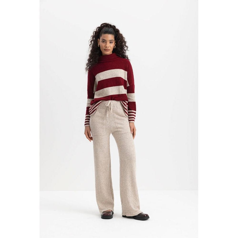Calça feminina em tricot essendi