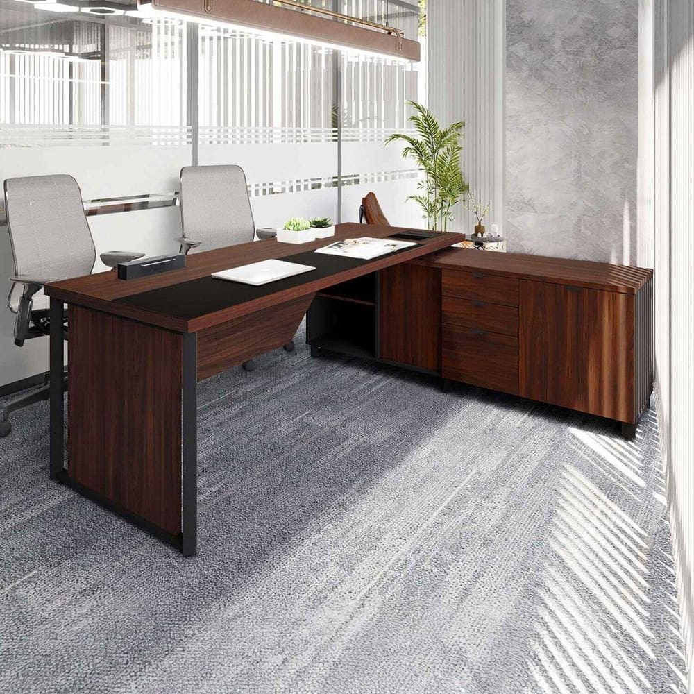 Mesa de Escritório Diretor em L 180cm com Armário Lateral e Caixa de Tomadas Corporate Louro Preto / Preto