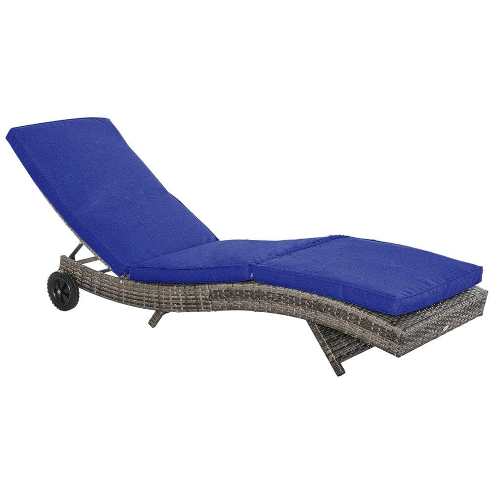 Espreguiçadeira de Vime para Piscina, Rattan PE com Almofada, Encosto Ajustável em 5 Níveis e Rodas para Fácil Movimentação, Outsunny