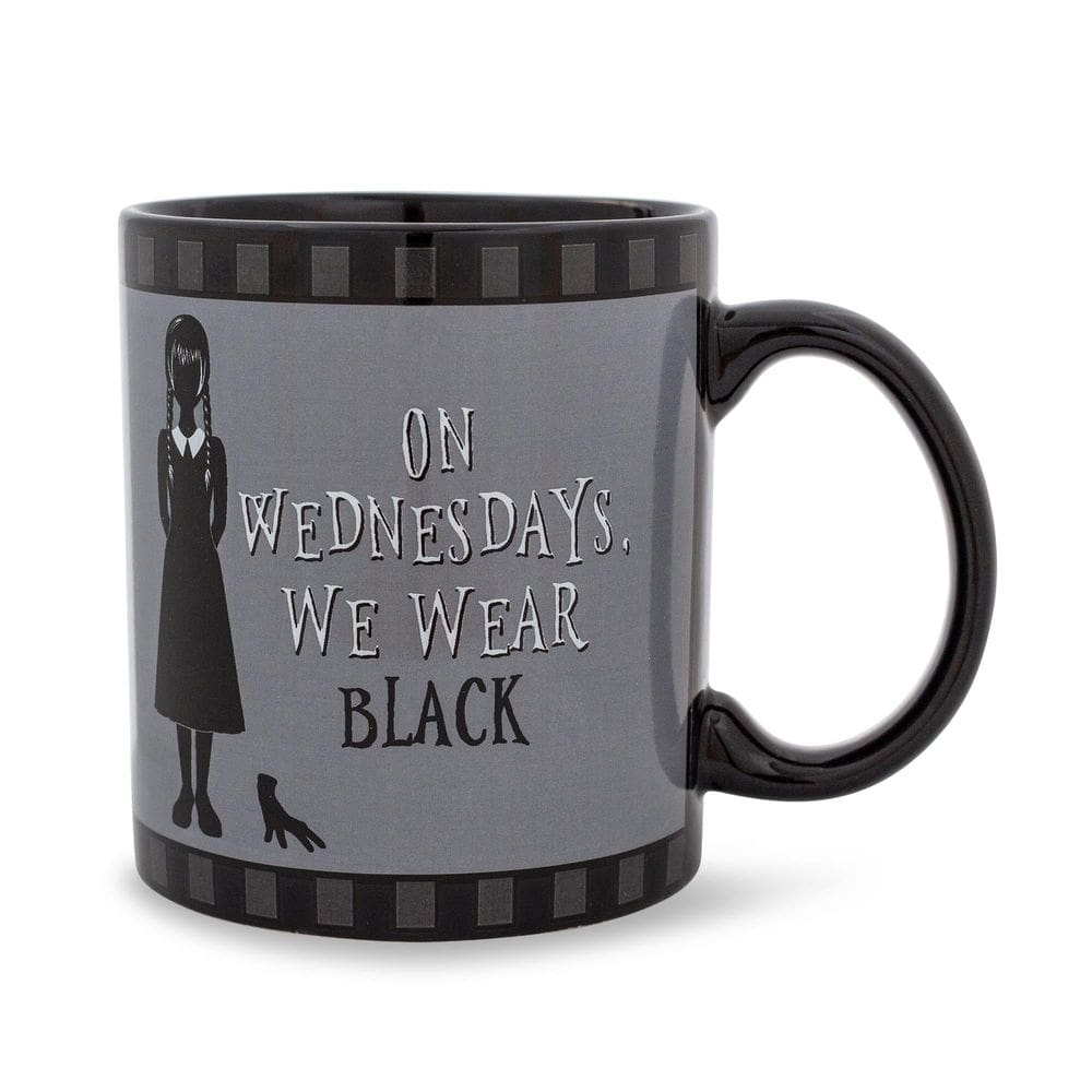 Caneca de cerâmica Silver Buffalo Wednesday We Wear Black 600ml
