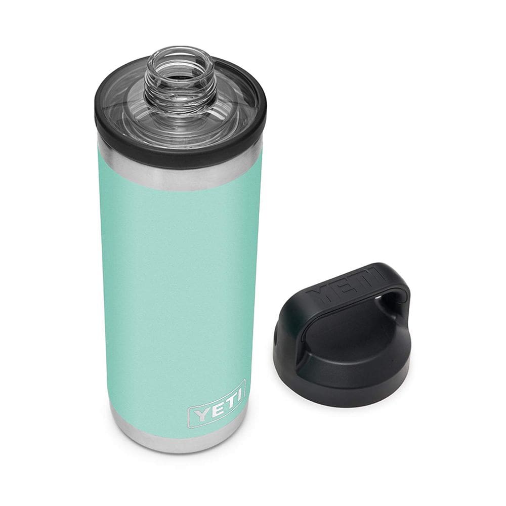 Garrafa de água YETI Rambler 530ml de espuma marinha isolada a vácuo