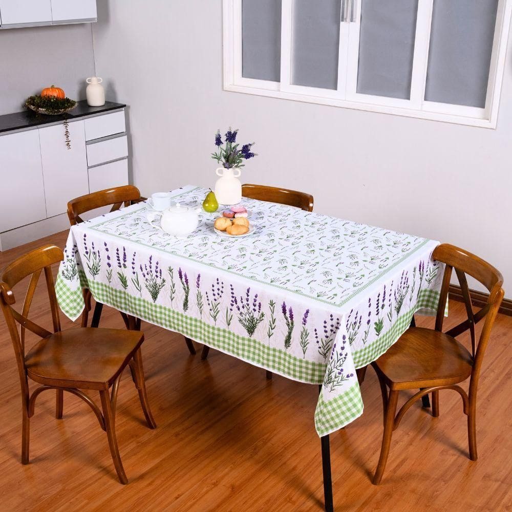 Toalha De Mesa Estampada Allegra 1 Peça 4 Lugares 100% Poliéster - Lavanda