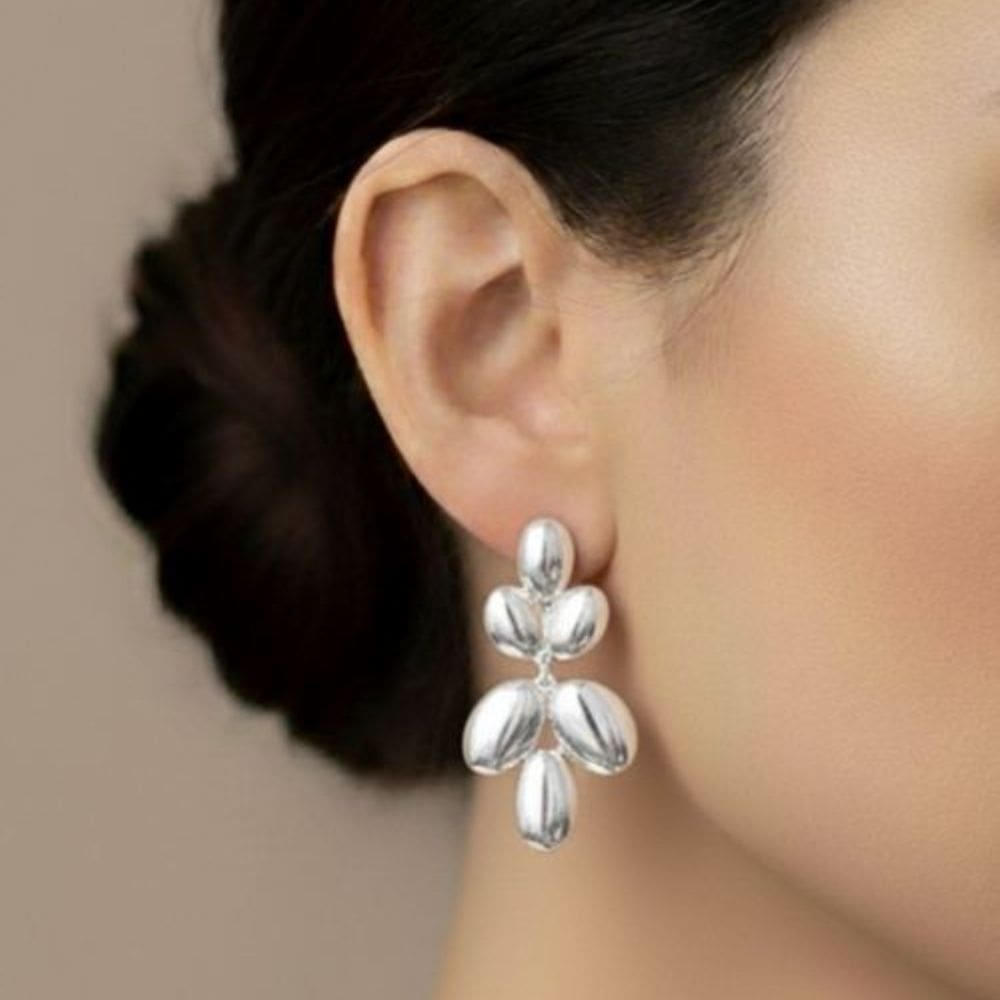 Brinco Longo Folhas Lisas Banhado a Prata