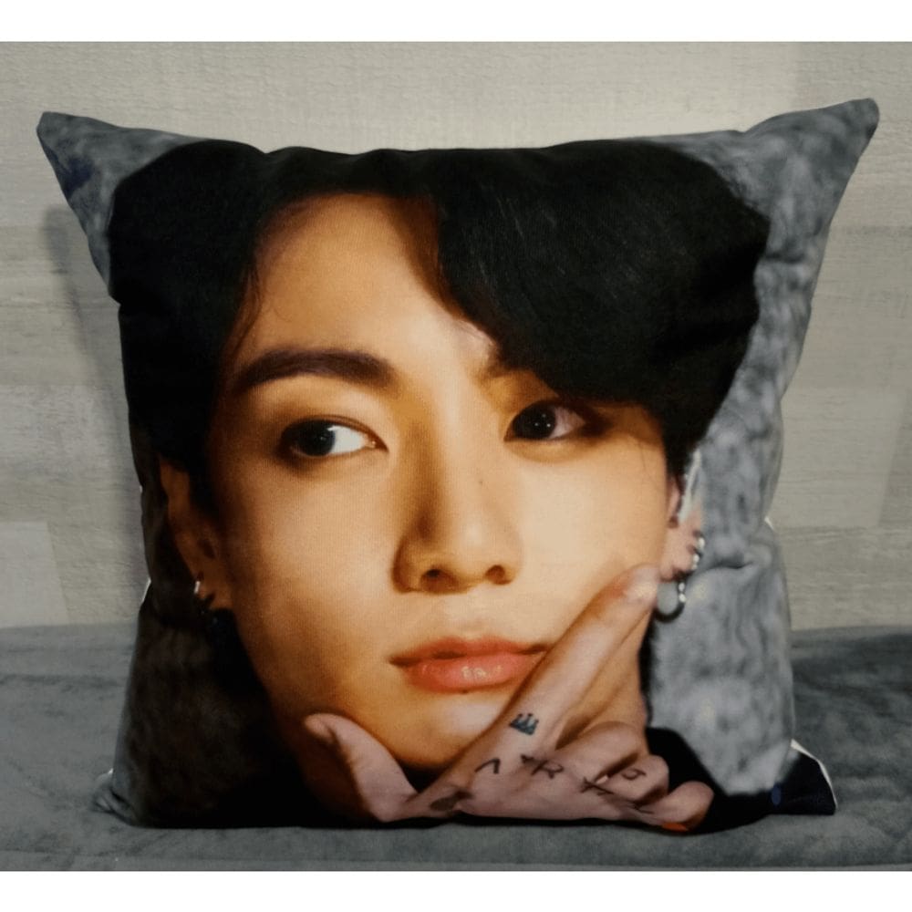 Almofada de pelúcia K-Pop 45x45cm com enchimento