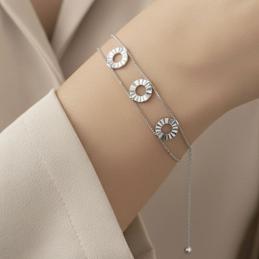 Pulseira Dupla Com Três Círculos Diamantados Banhada a Prata