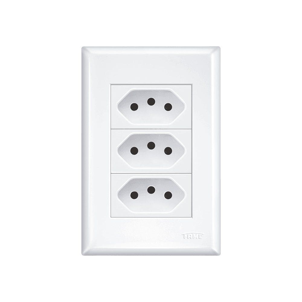 Tomada Tripla Fame Evidence 2P+T 10A com Placa 4x2