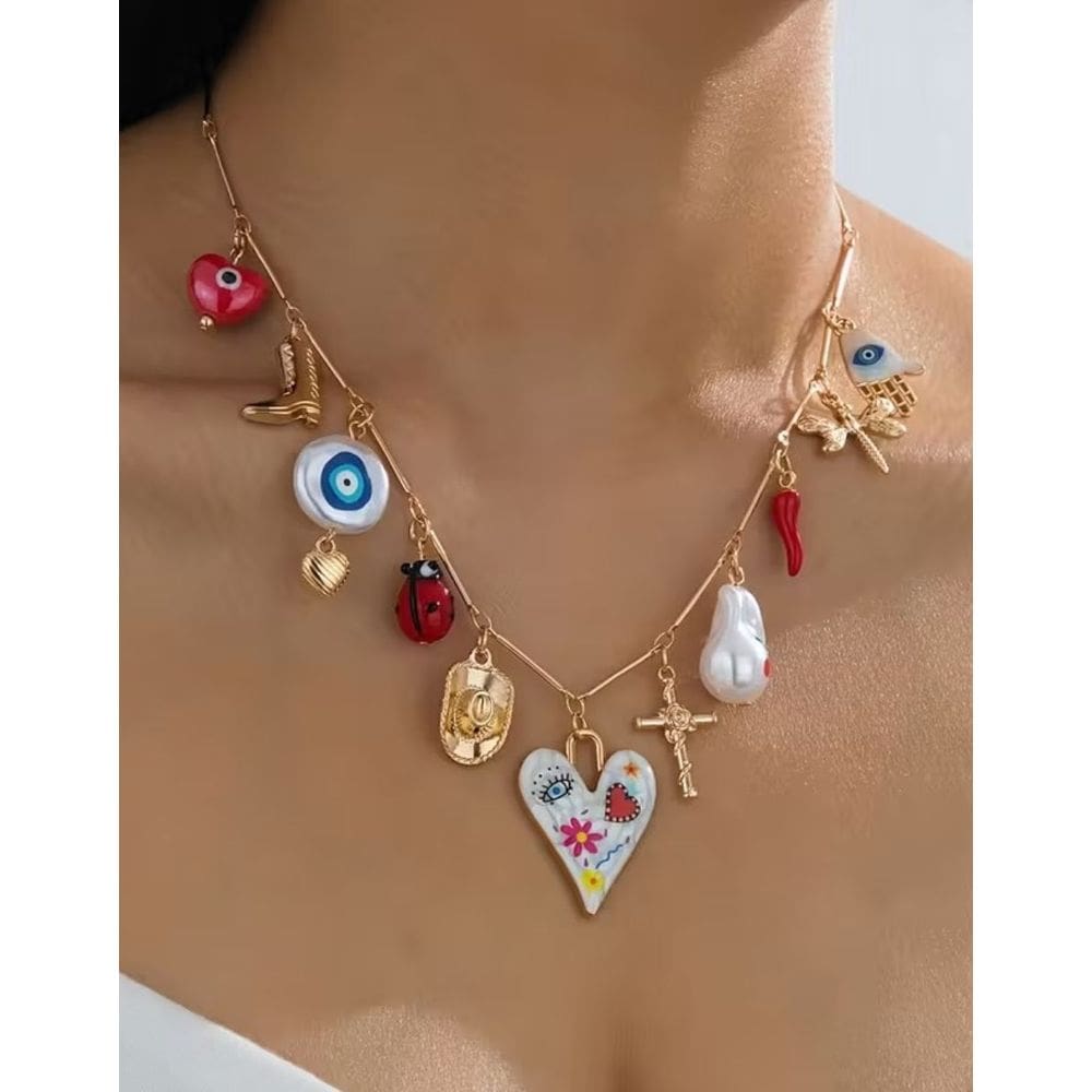Colar Dourado Pingentes Místicos Amuletos Estilo Barroco