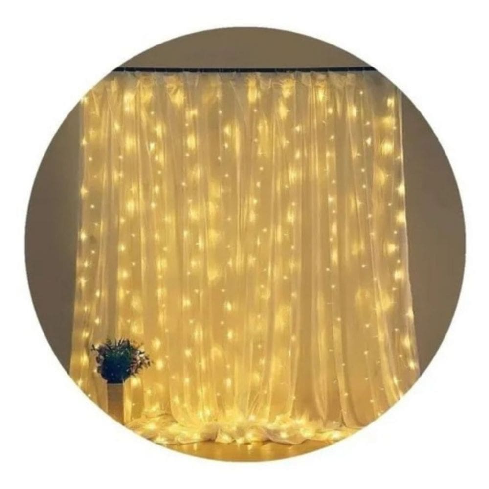 Decoração de Natal com cortina de luzes de cachoeira