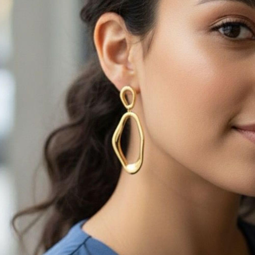 Brinco Longo Formato Orgânico Banhado a Ouro