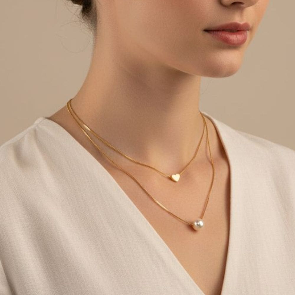 Colar Duplo Com Pérola e Coração Liso Banhado a Ouro