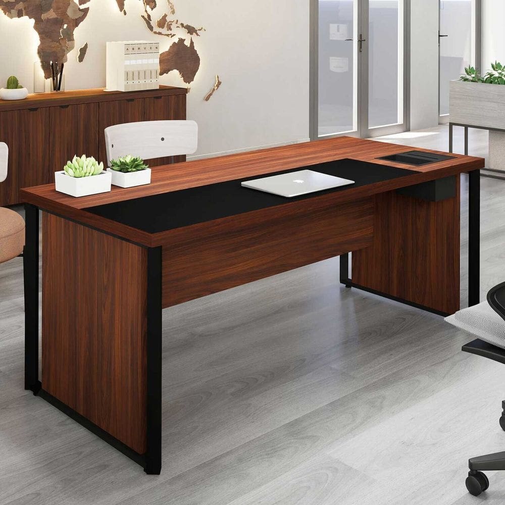 Mesa de Escritório 180cm Diretor com Caixa de Tomadas e Porta Objetos Corporate Louro Preto /Preto