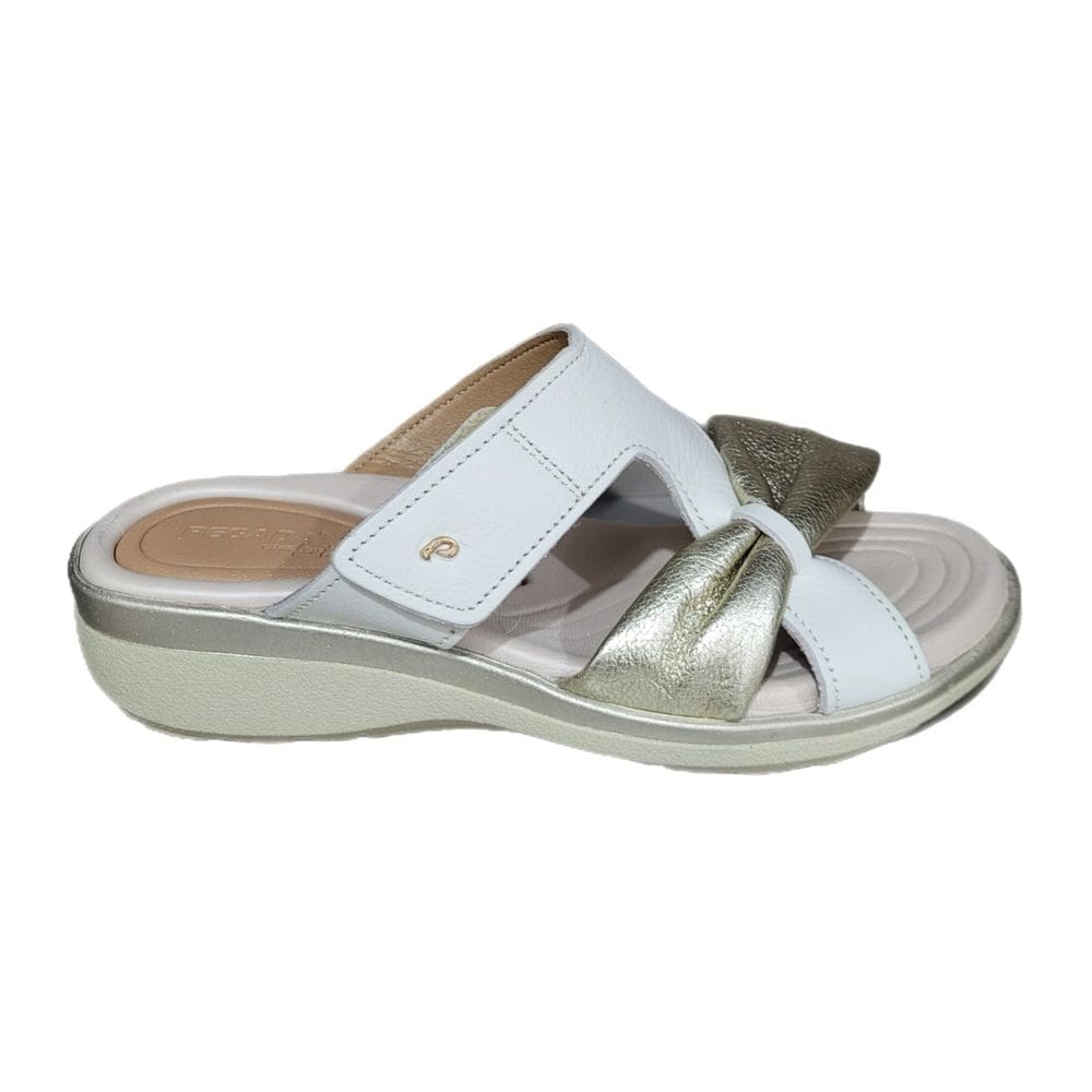 Tamanco Feminino Em Couro Pegada 232712-05