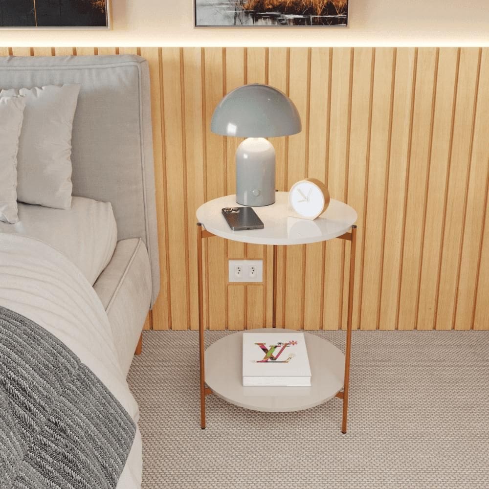 Mesa De Apoio Lateral Nina Off White Com Pés de Ferro Bronze