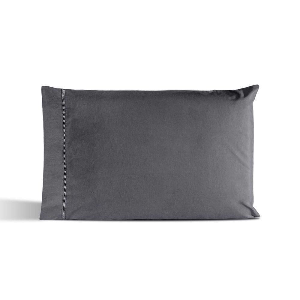 Kit 02 Fronhas Percal 180 Fios Ponto Palito Dream 60% Algodão 40% Poliéster - Grafite