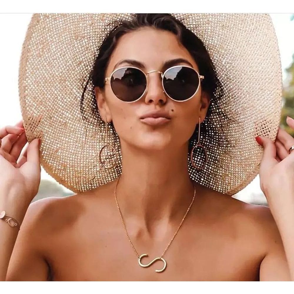 Colar Letra D Dourado Delicado L5696