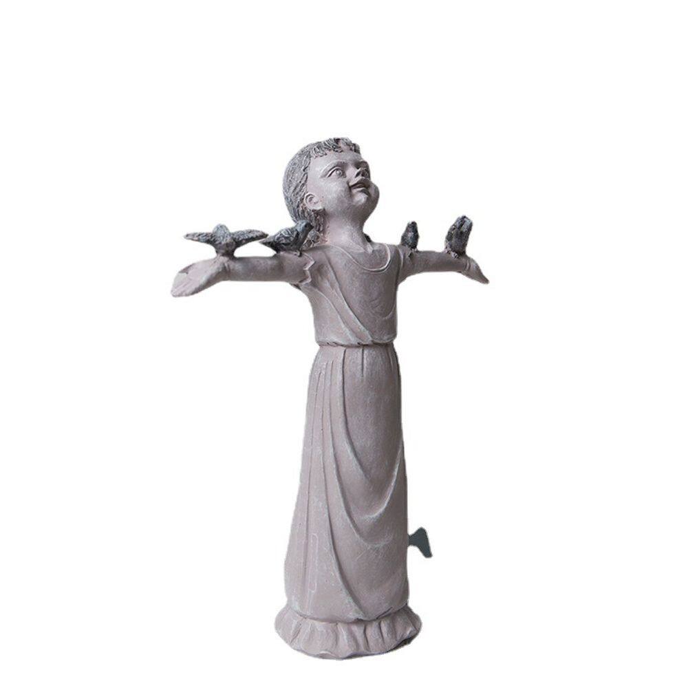 Estatueta de resina Angel Girl de 6 cm com braços estendidos com pássaros