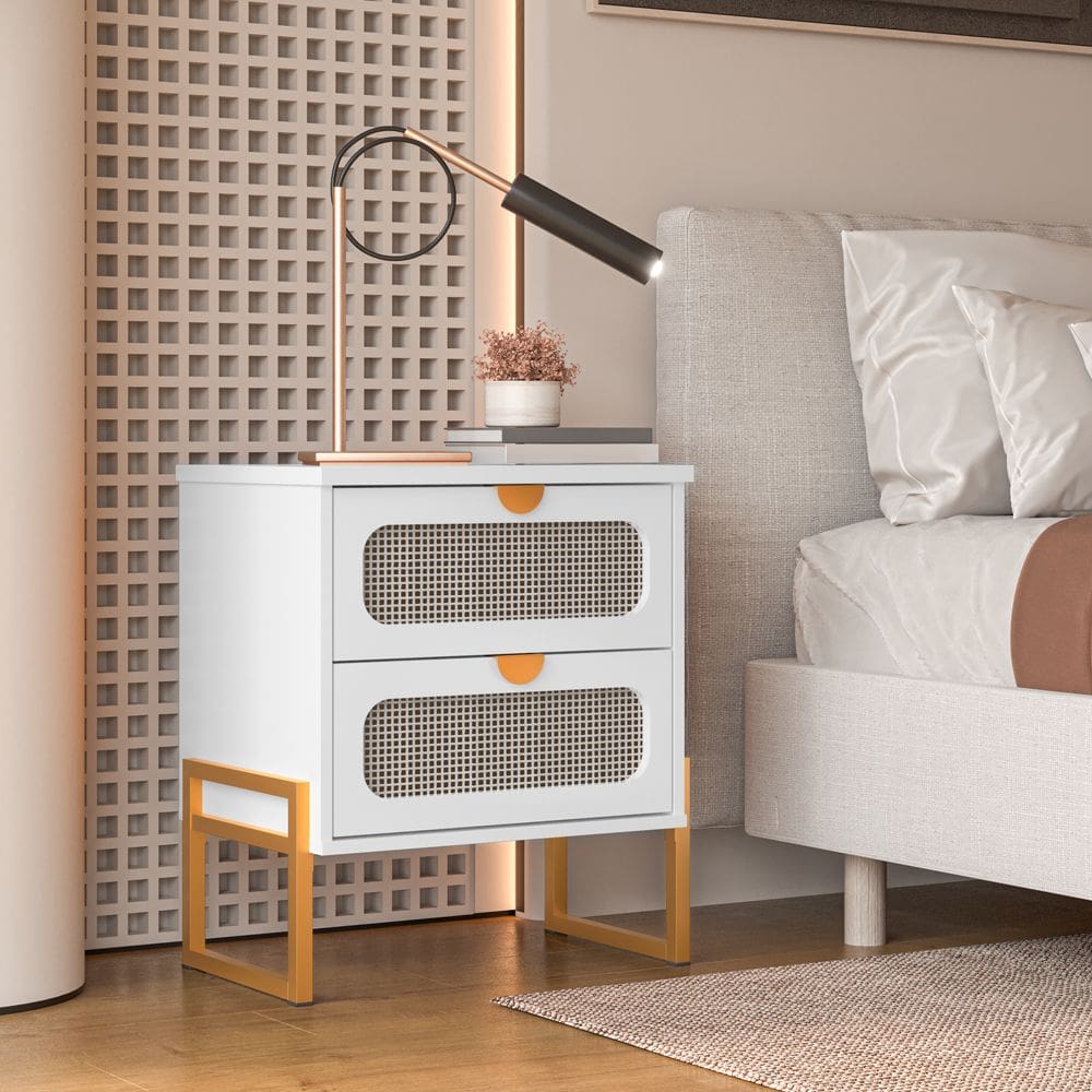 Mesa de Cabeceira Palha Indiana Luxo Titanium com Fino Acabamento 45cm - Branco / Dourado