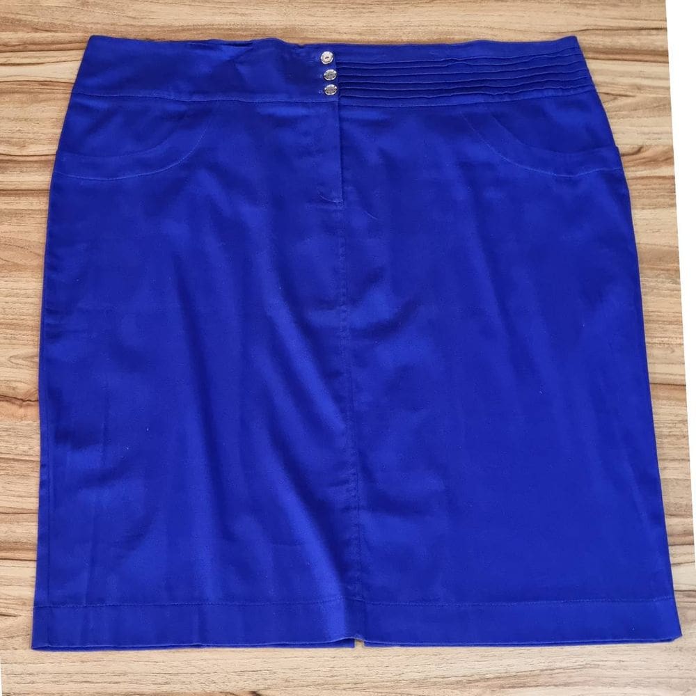 Saia Feminina Morena Luz Detalhes Botões Plus Size