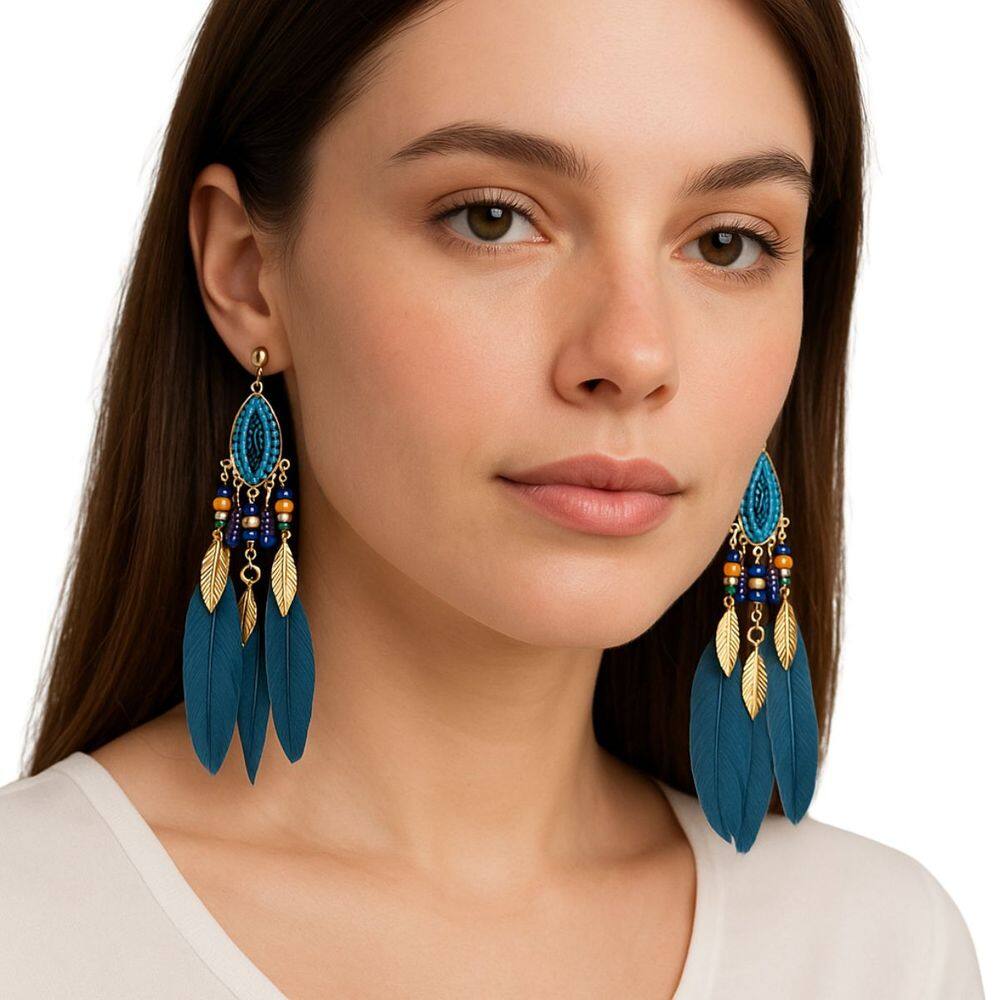 Brinco Pressão Étnico com Penas Azul e Detalhes Dourados