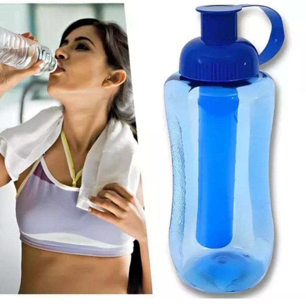 Garrafinha De Água Squeeze Academia Com Tubo De Gelo 600 Ml