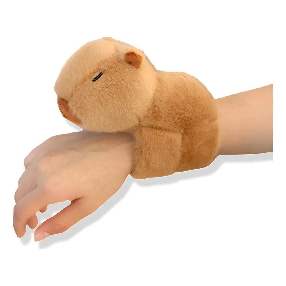 Capivara De Braço - Brinquedo Pulseira Pelúcia Capibara Marr