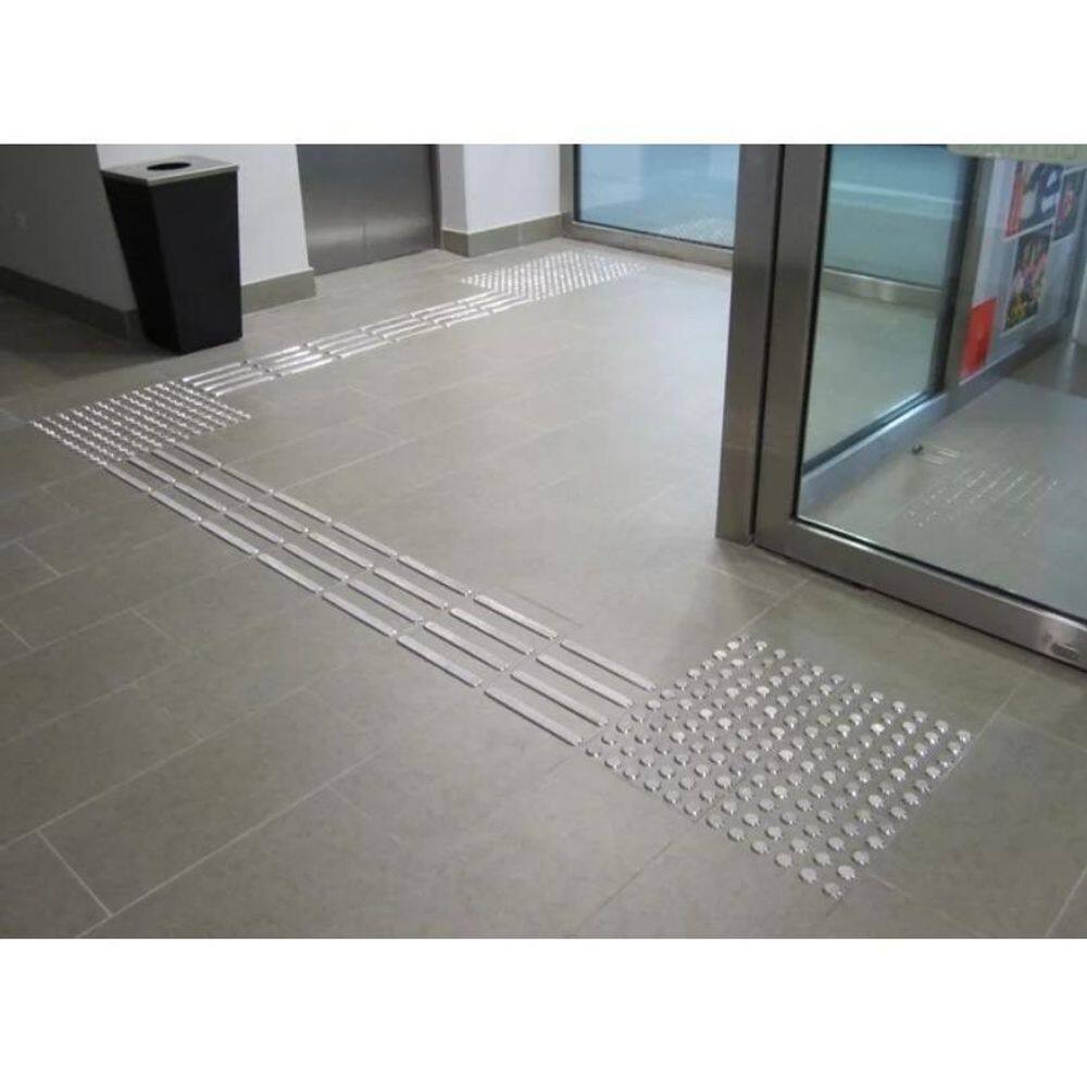 Piso Tátil Alerta Inox Parafusados Elementos Soltos Ml