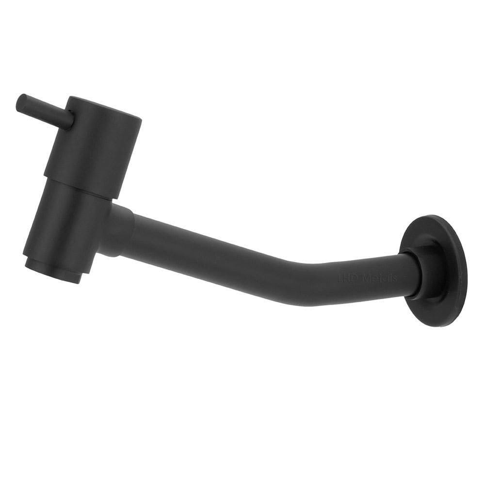 Torneira Link Longa Cozinha/Tanque/Jardim Preto Black Parede