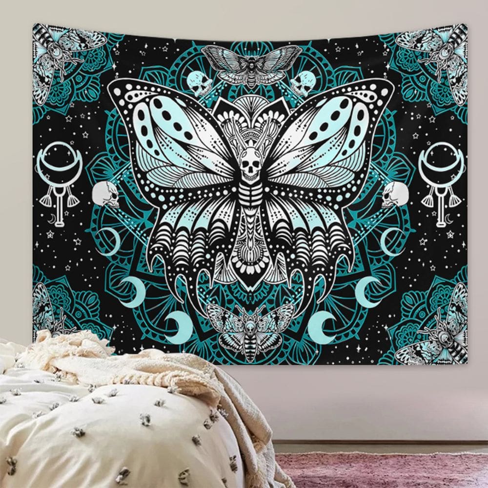 Tapeçaria pendurada na parede com caveira de borboleta gótica 150x130cm