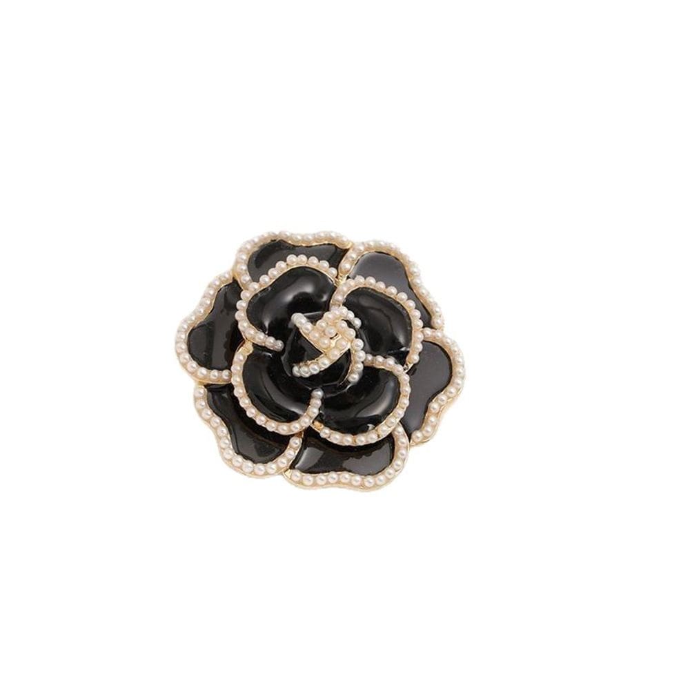 Broche de pérola vintage com flor de camélia com esmalte preto