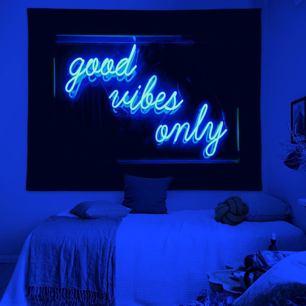 Tapeçaria para pendurar na parede Good Vibes Only Neon Design 150x130cm