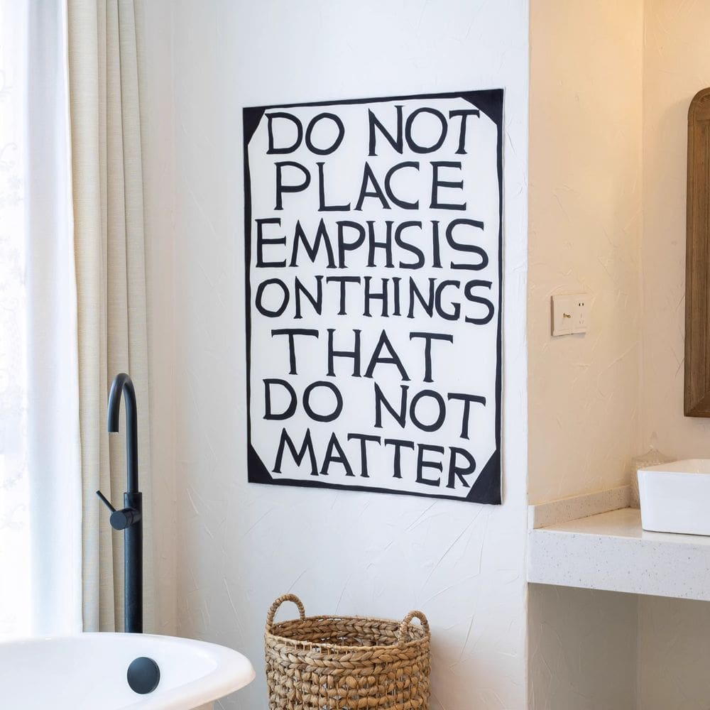 A tapeçaria não dá ênfase às coisas que não importam