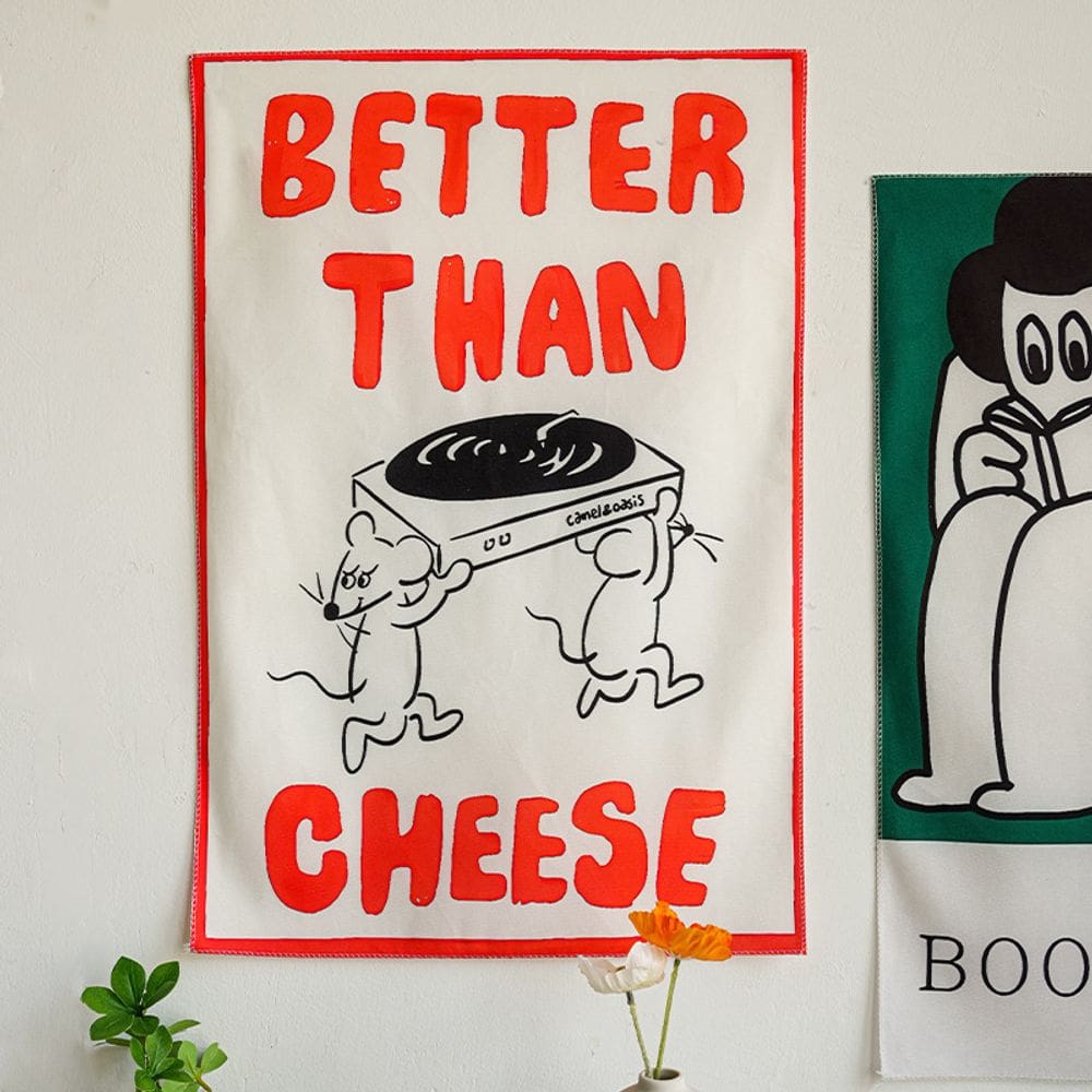 Tapeçaria para pendurar na parede Better Than Cheese 150x130cm de pelúcia