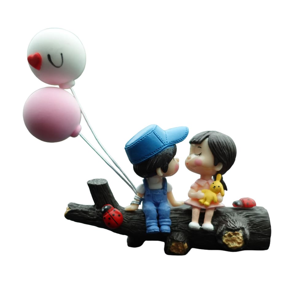 Escultura de casal em resina para decoração de jardim de 11 cm com balões