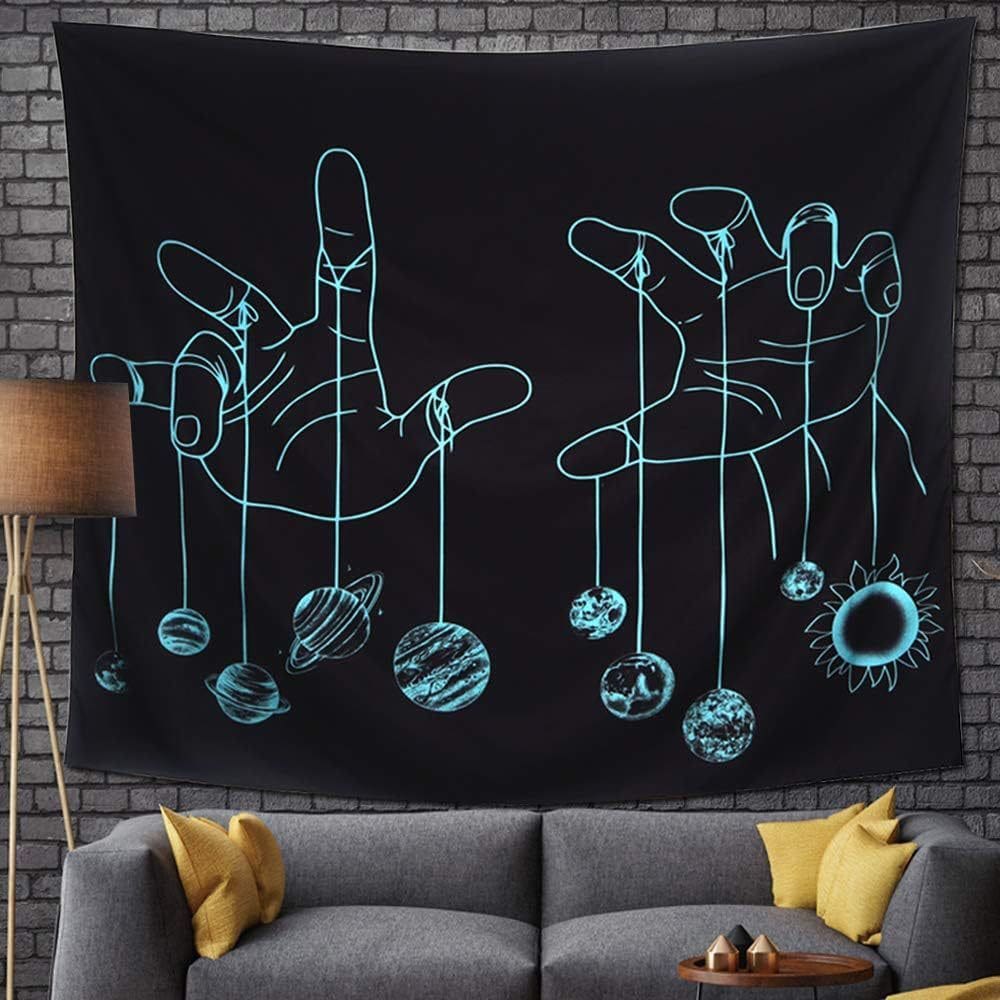 Tapeçaria para pendurar na parede Cosmic Hands Black and Blue Planet Sol
