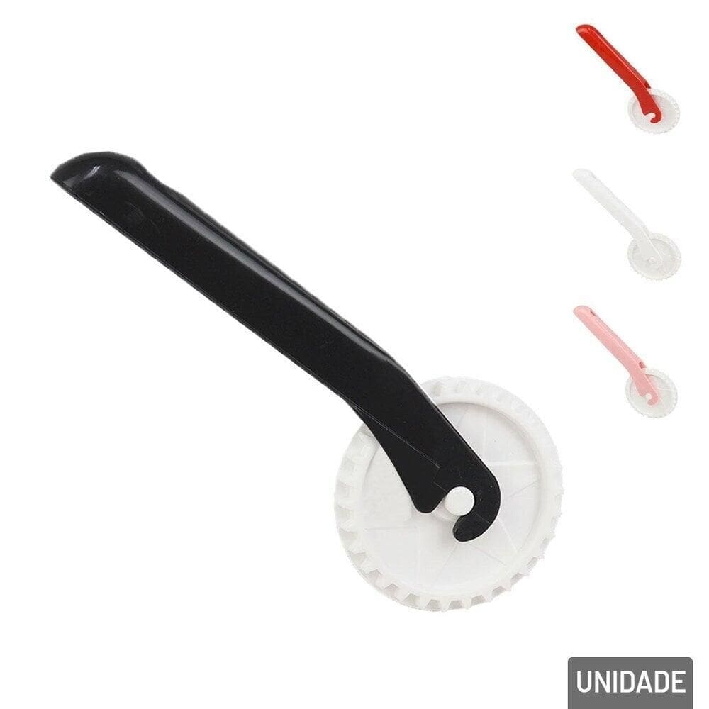 Cortador de Massa Plástico 21cm Color - Tudo em Caixa