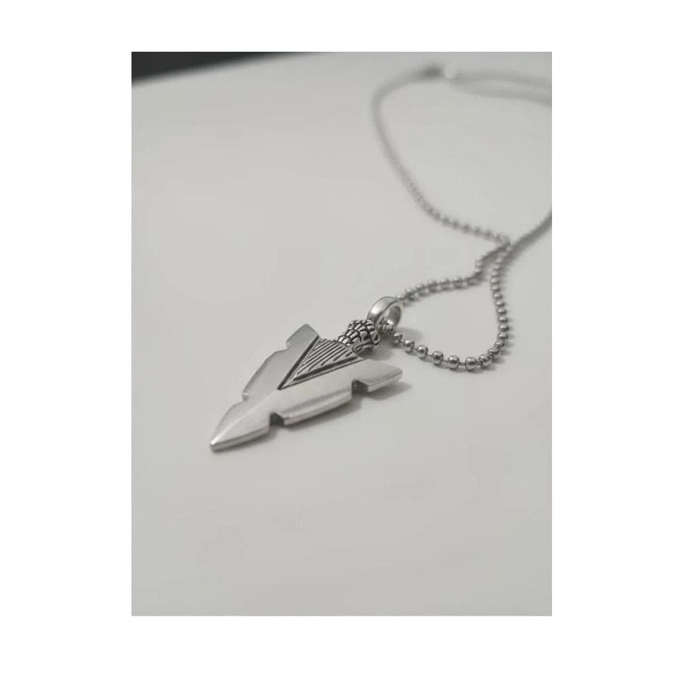 Colar Corrente Fina Bolinhas Flecha Pingente Prateado