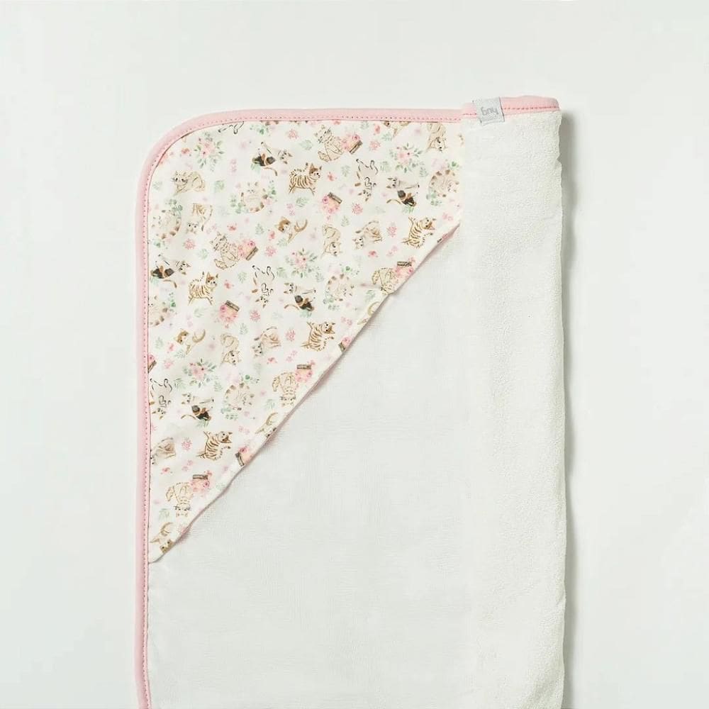Toalha de Banho Hug Com Capuz Gatinhos Estampa Rosa Iogurte