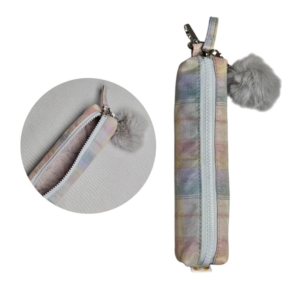 Estojo Escolar Xadrez Bege Pompom Fofo Multiuso Organização Maquiagem Lápis Caneta Tesoura Borracha