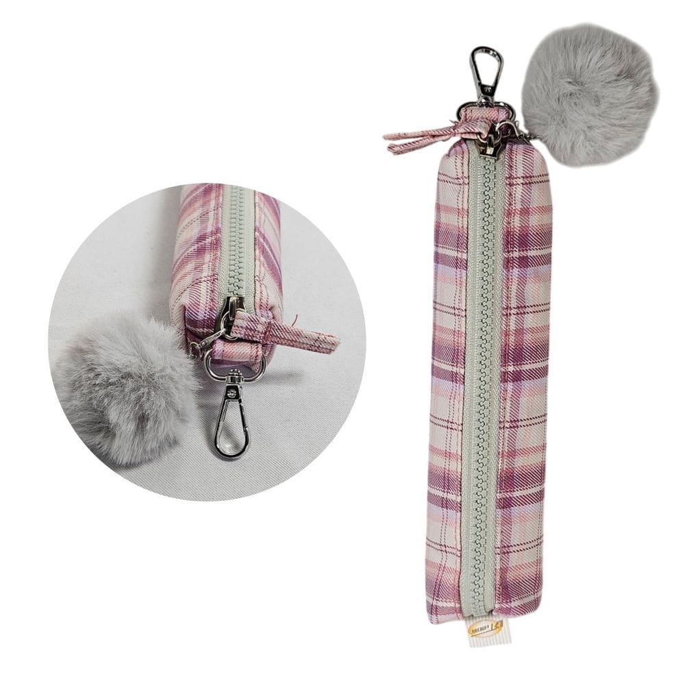 Estojo Escolar Xadrez Rosa Fofo com Pompom Multiuso Organização Colorido Zíper Caneta Material