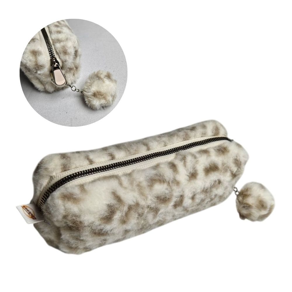 Estojo Escolar Pelúcia Multiuso Zíper Pompom Fofo Maquiagem Grande Lápis Caneta Material Aula