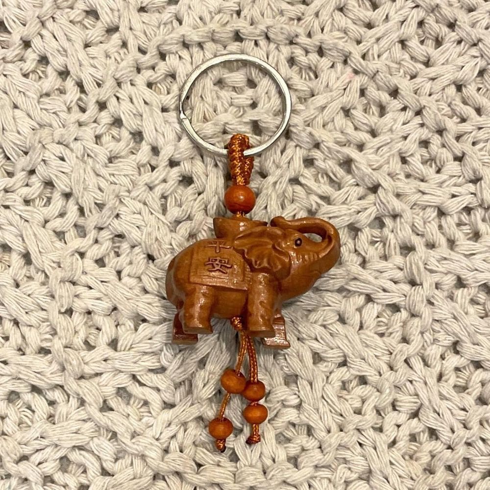 Chaveiro Elefante De Madeira Com Tromba Para Cima 4Cm