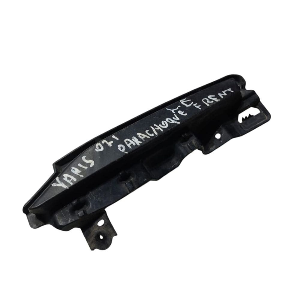 Moldura Parachoque Dianteiro Esquerdo Toyota Yaris 2020